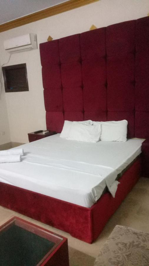 Hotel Crown Plaza, Near Karachi Airport, Darul Sehat Hospital, Dow, Agha Khan And Liaqat Hospital Εξωτερικό φωτογραφία