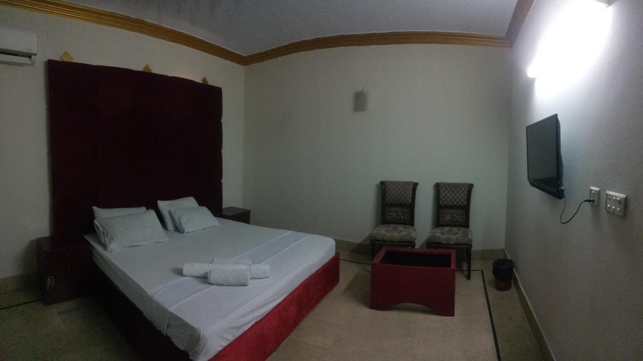 Hotel Crown Plaza, Near Karachi Airport, Darul Sehat Hospital, Dow, Agha Khan And Liaqat Hospital Εξωτερικό φωτογραφία