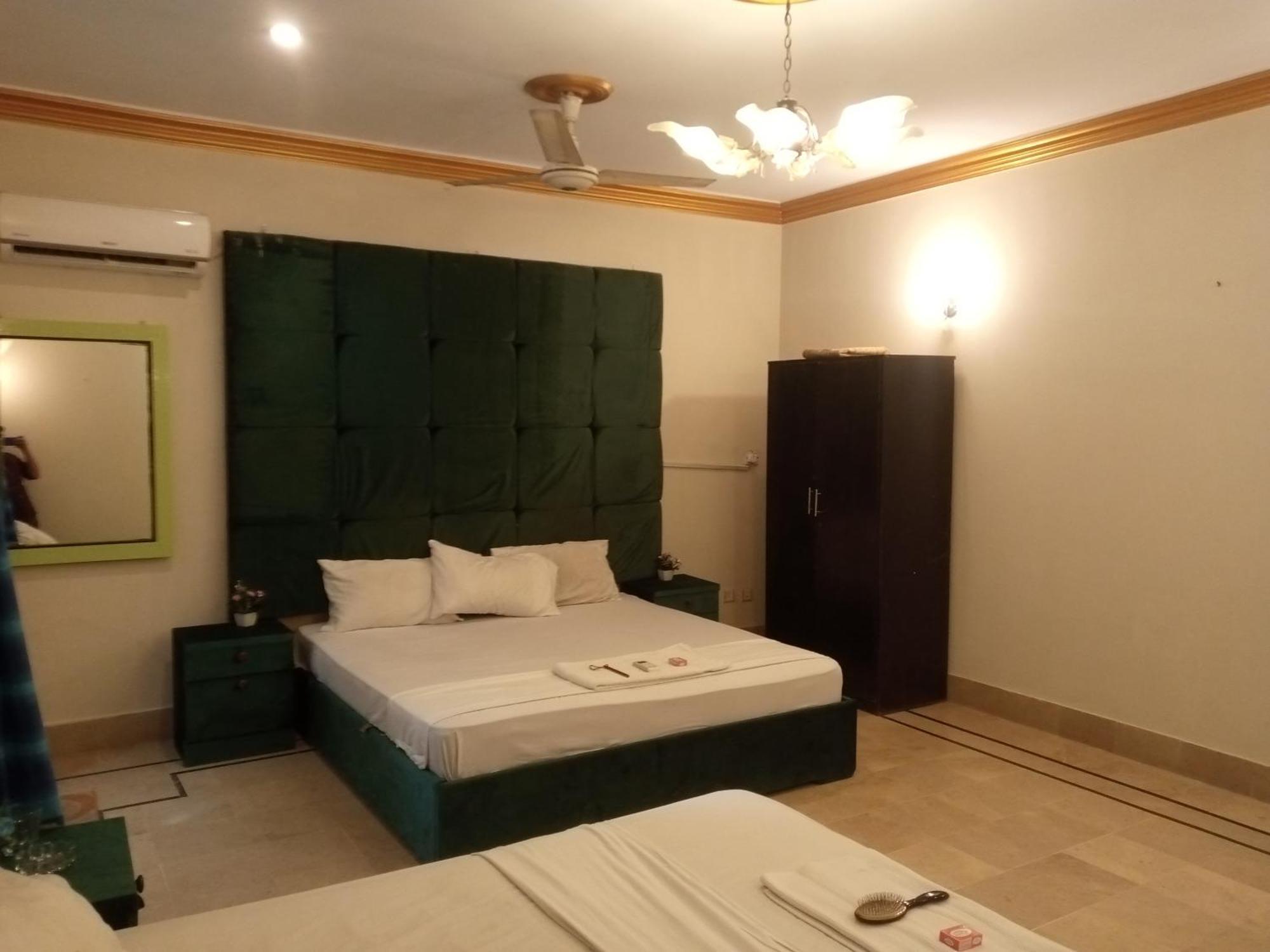 Hotel Crown Plaza, Near Karachi Airport, Darul Sehat Hospital, Dow, Agha Khan And Liaqat Hospital Εξωτερικό φωτογραφία