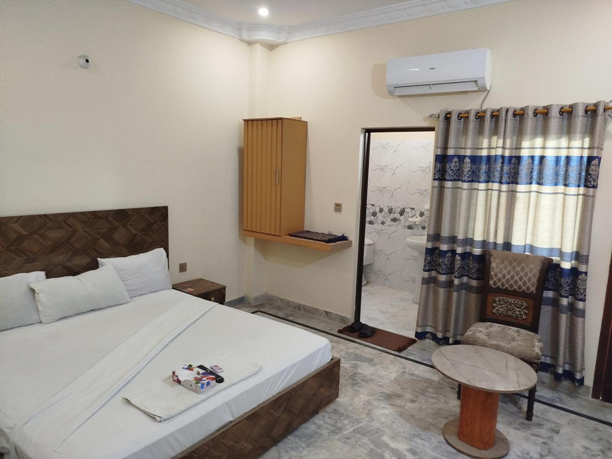 Hotel Crown Plaza, Near Karachi Airport, Darul Sehat Hospital, Dow, Agha Khan And Liaqat Hospital Εξωτερικό φωτογραφία