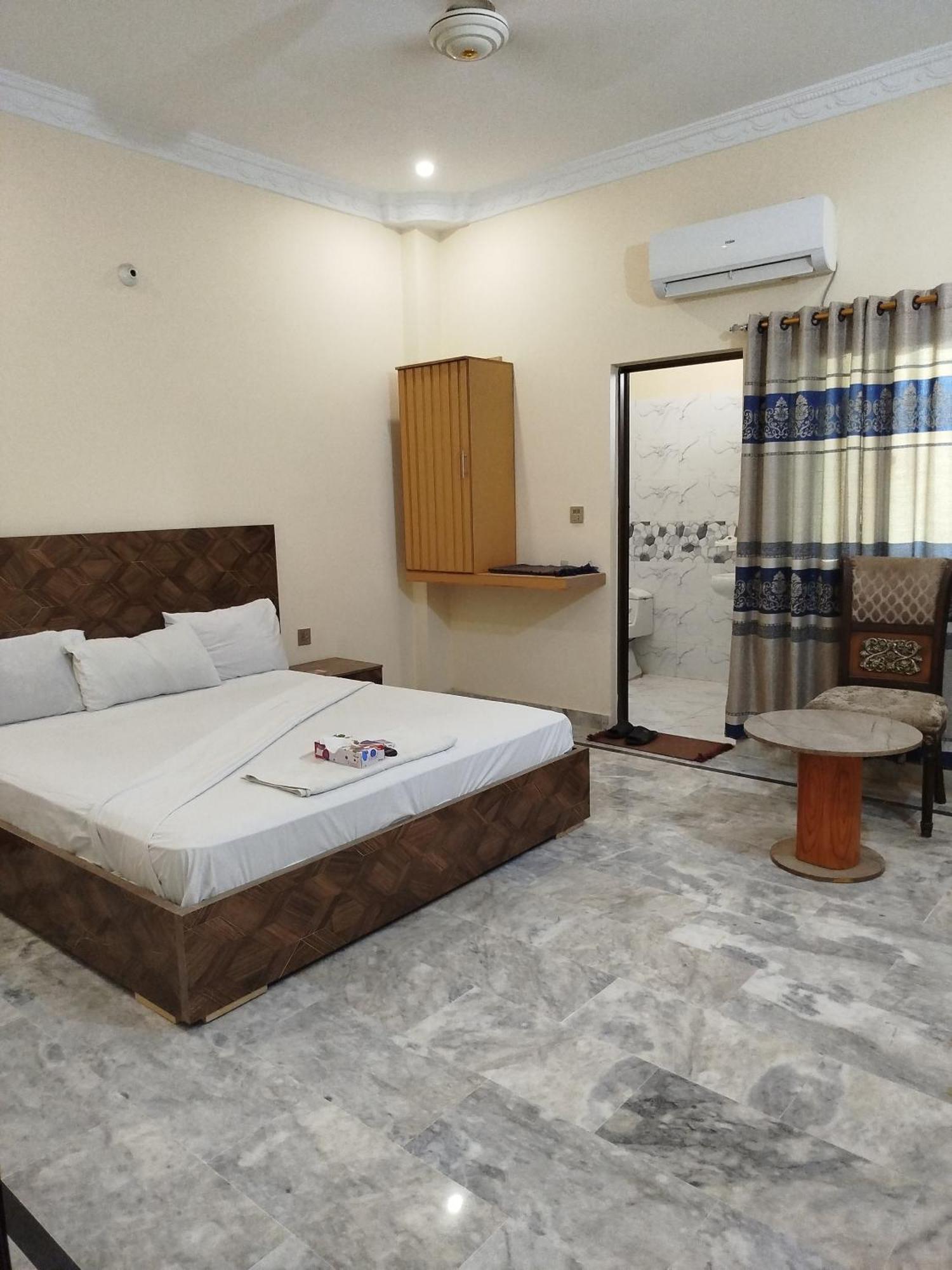 Hotel Crown Plaza, Near Karachi Airport, Darul Sehat Hospital, Dow, Agha Khan And Liaqat Hospital Εξωτερικό φωτογραφία