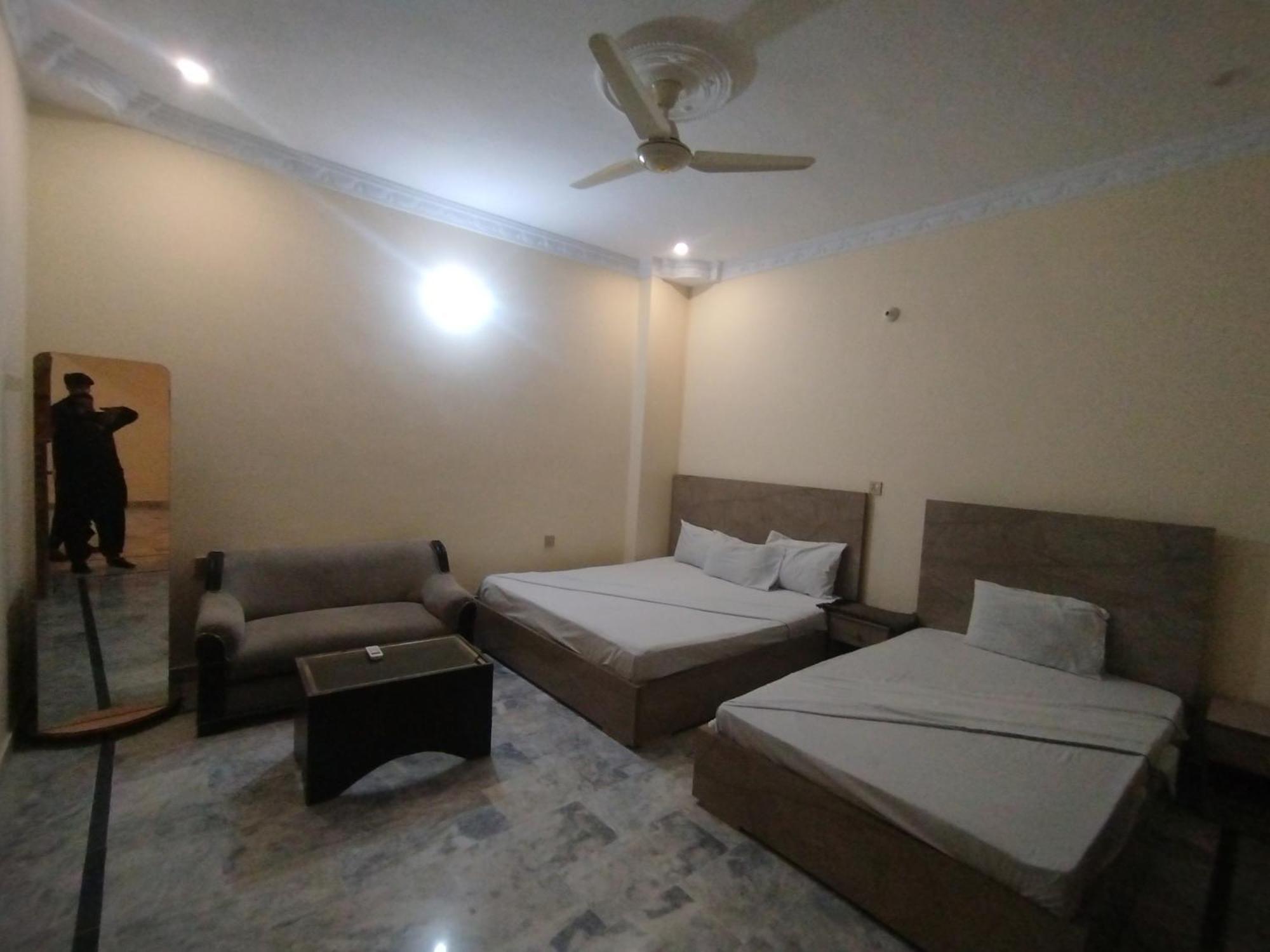 Hotel Crown Plaza, Near Karachi Airport, Darul Sehat Hospital, Dow, Agha Khan And Liaqat Hospital Εξωτερικό φωτογραφία