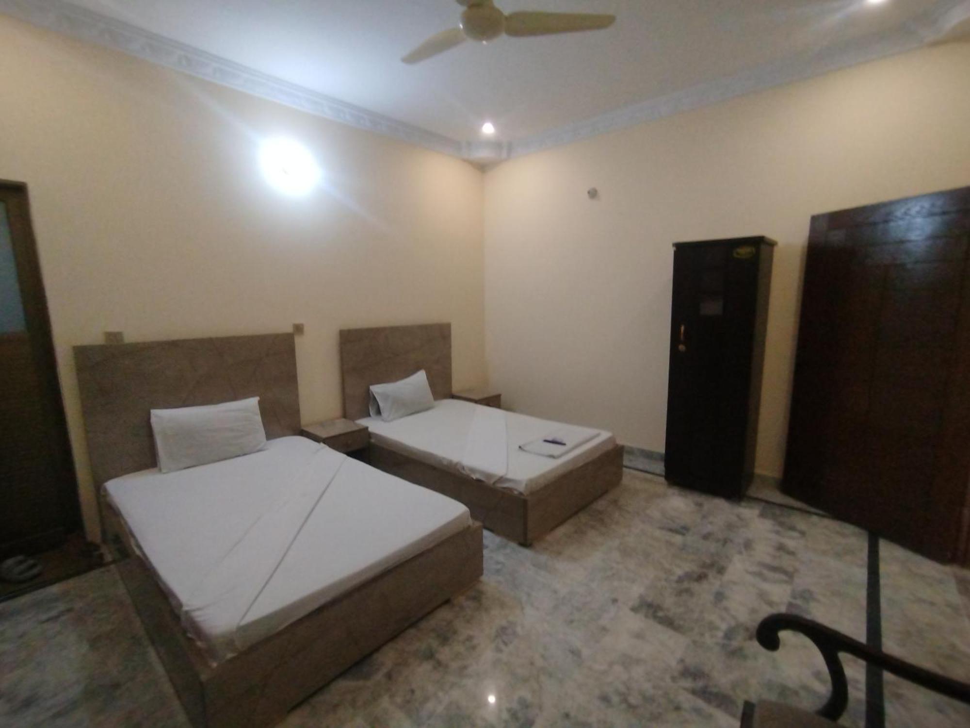 Hotel Crown Plaza, Near Karachi Airport, Darul Sehat Hospital, Dow, Agha Khan And Liaqat Hospital Εξωτερικό φωτογραφία