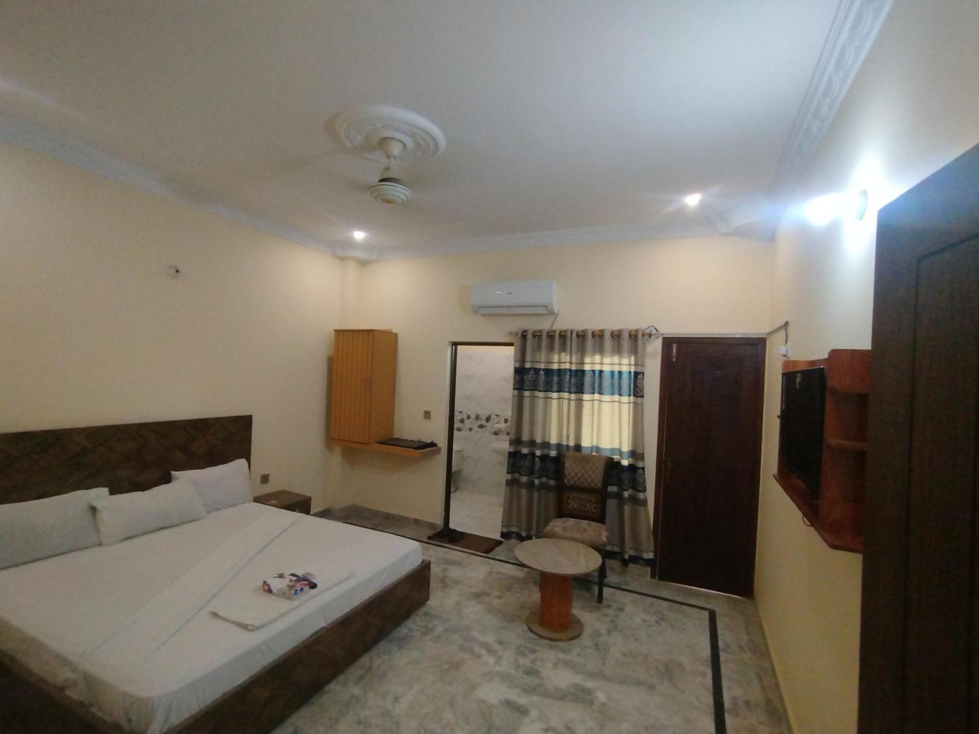 Hotel Crown Plaza, Near Karachi Airport, Darul Sehat Hospital, Dow, Agha Khan And Liaqat Hospital Εξωτερικό φωτογραφία