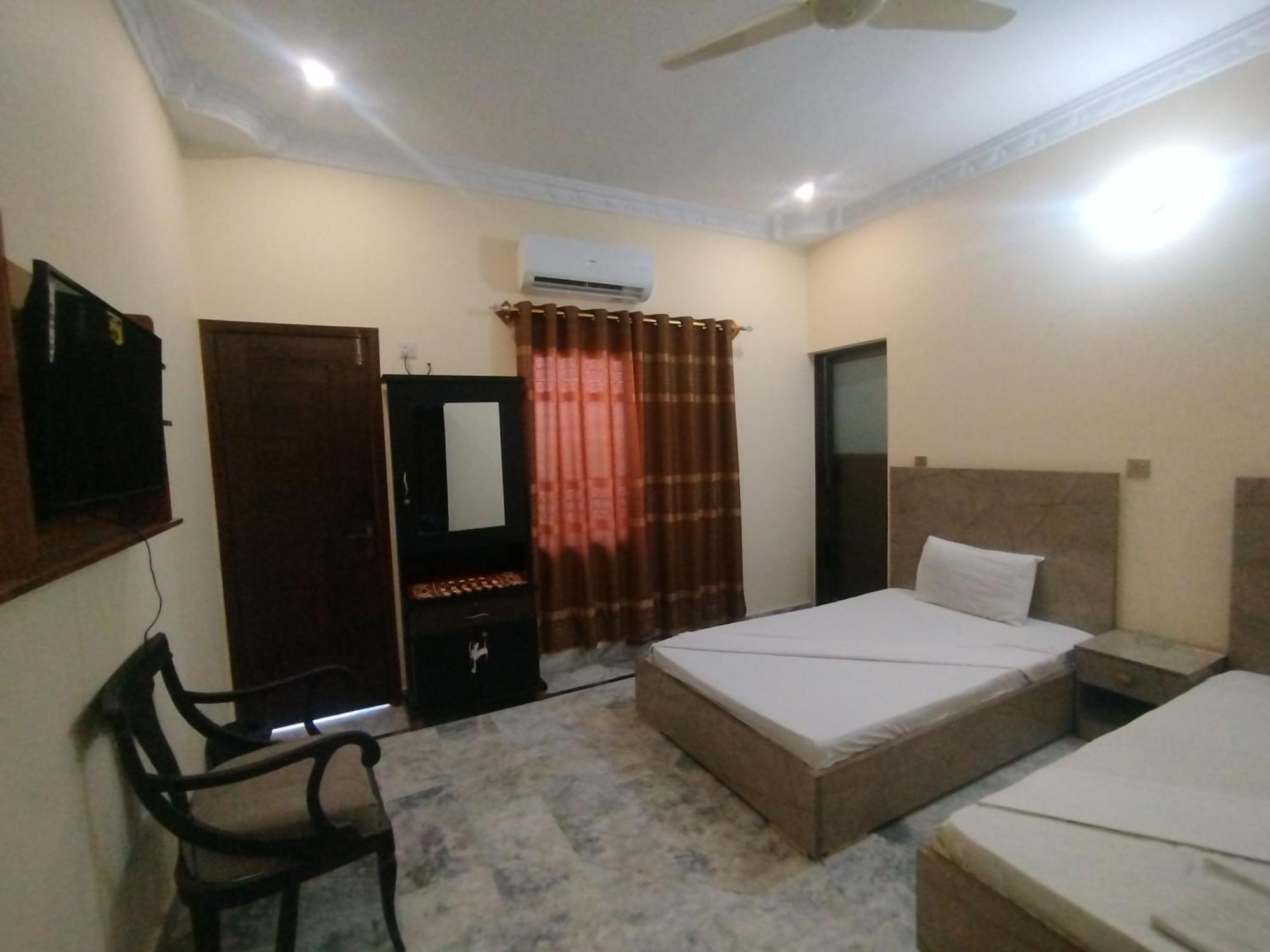 Hotel Crown Plaza, Near Karachi Airport, Darul Sehat Hospital, Dow, Agha Khan And Liaqat Hospital Εξωτερικό φωτογραφία