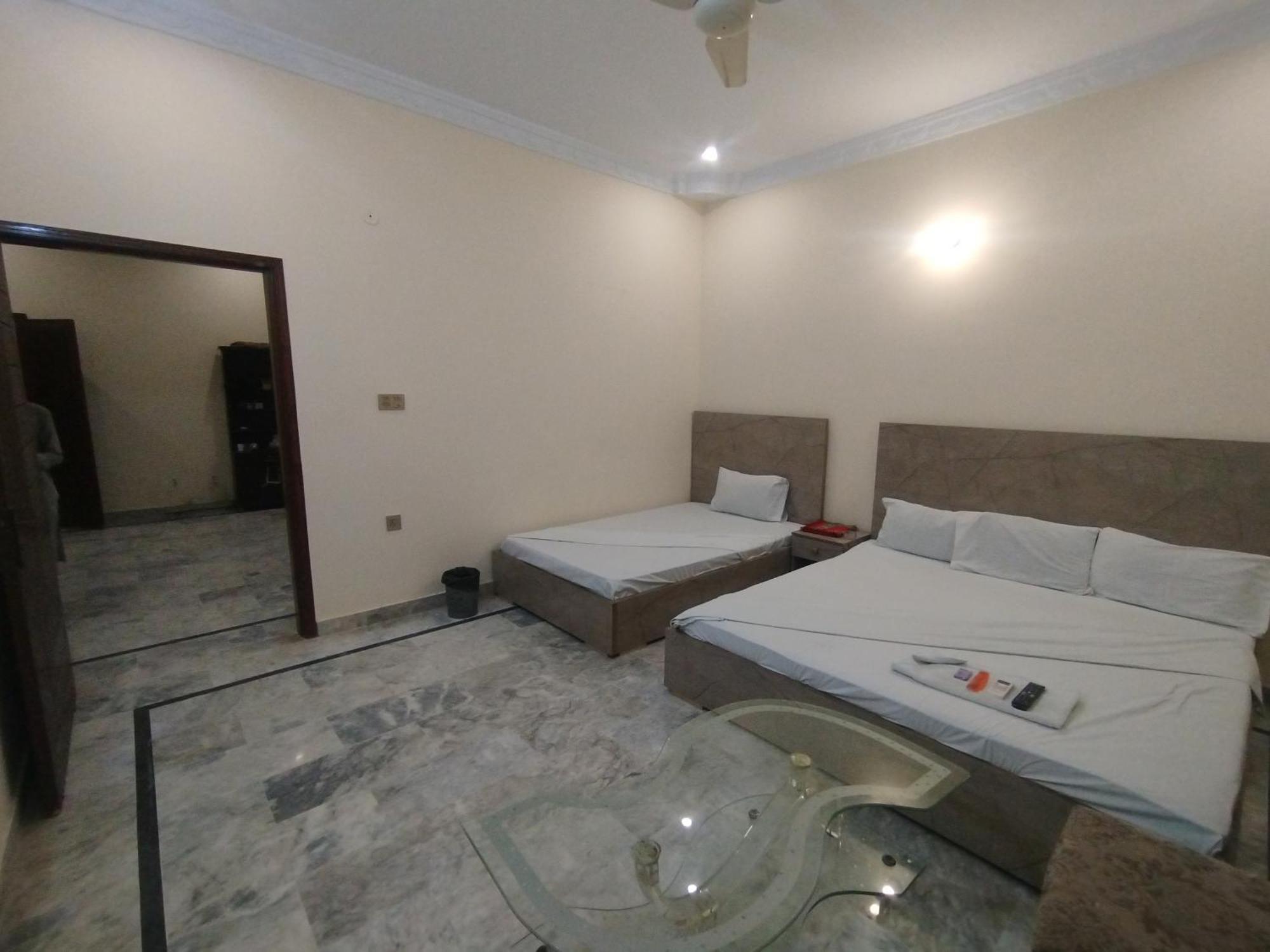 Hotel Crown Plaza, Near Karachi Airport, Darul Sehat Hospital, Dow, Agha Khan And Liaqat Hospital Εξωτερικό φωτογραφία