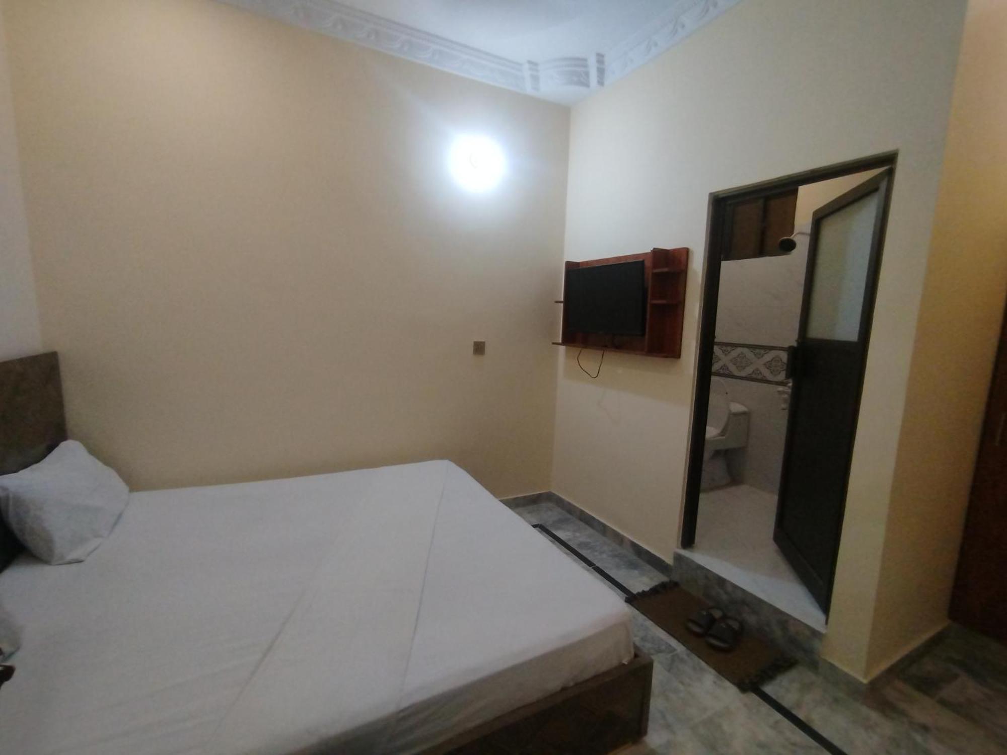 Hotel Crown Plaza, Near Karachi Airport, Darul Sehat Hospital, Dow, Agha Khan And Liaqat Hospital Εξωτερικό φωτογραφία