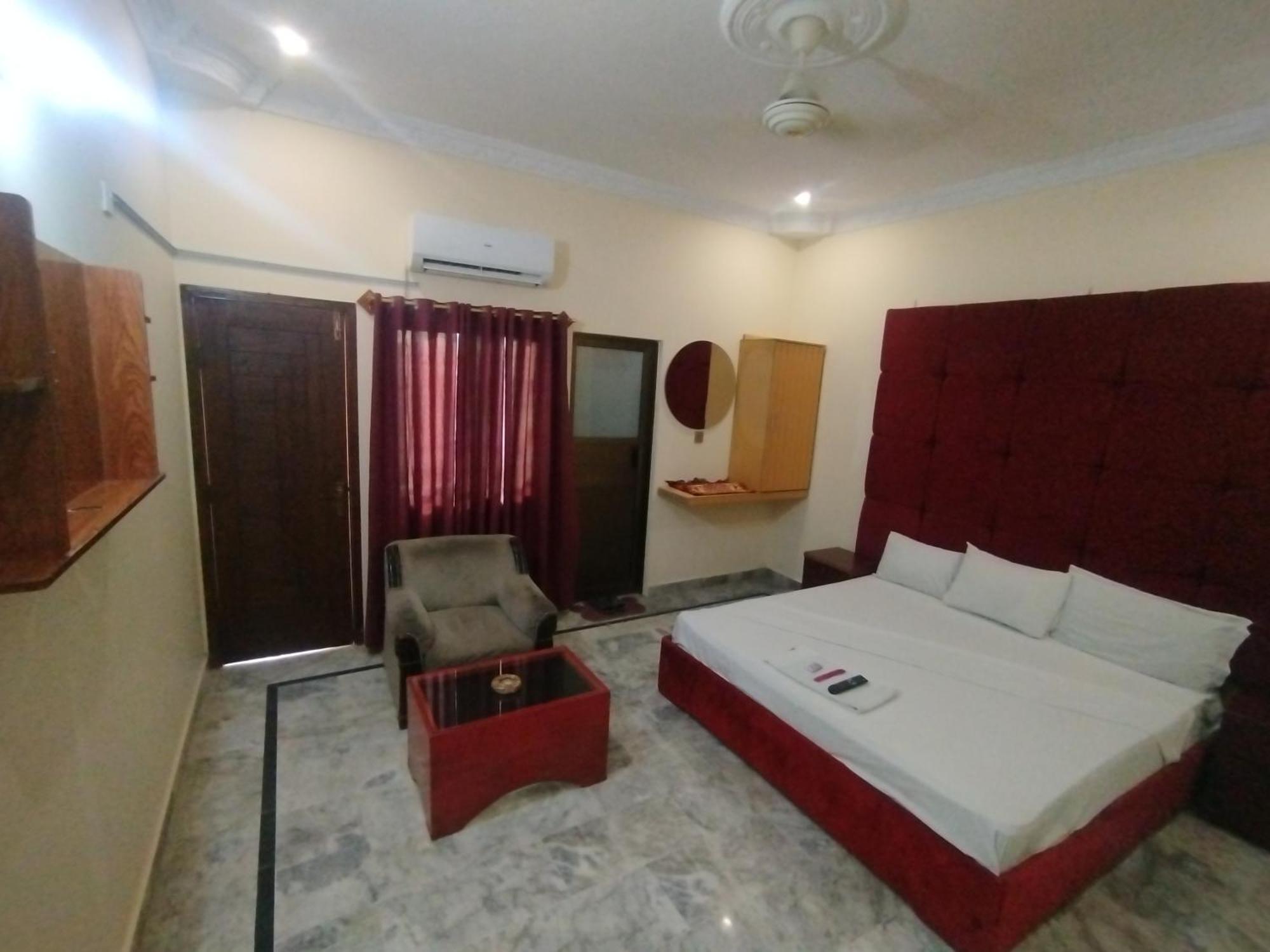 Hotel Crown Plaza, Near Karachi Airport, Darul Sehat Hospital, Dow, Agha Khan And Liaqat Hospital Εξωτερικό φωτογραφία